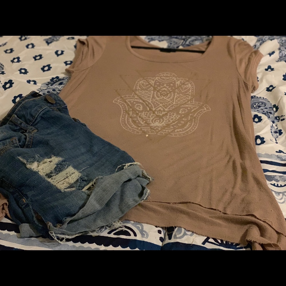 Cute rue21 tan shirt!